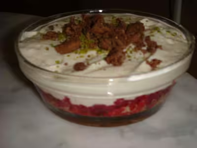 Verrines de tiramisu aux framboises et aux pistaches par Brijou