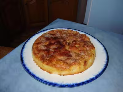 gâteau aux pommes et à l'extrait d'amande amère
