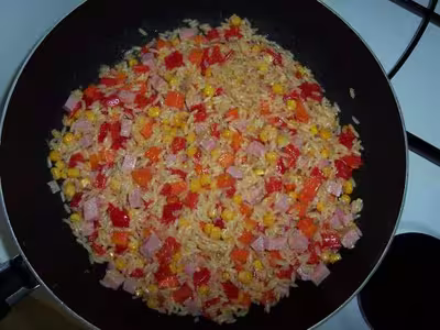 Riz au poivrons, maïs carotes et dés de jambon