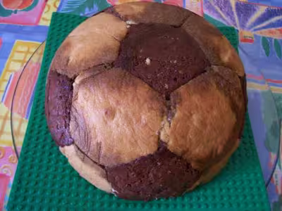Charlotte au chocolat "ballon de foot" par lili1812