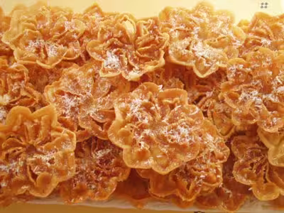 Gâteau au miel en forme de fleurs par houta03