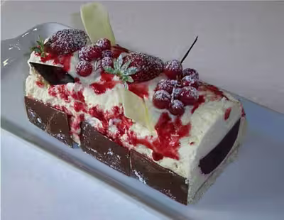 Bûche légère vanille et fruits rouges par Mercotte