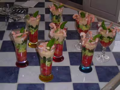 Verrines d'avocats aux tomates et persillade