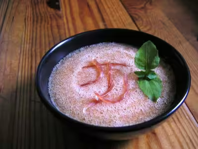 Soupe glacée au melon et basilic par nevounette