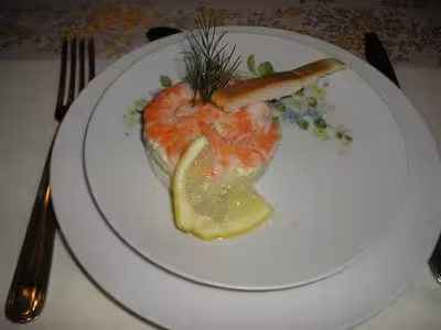 Entremet aux crevettes, beurre coriandre et aneth