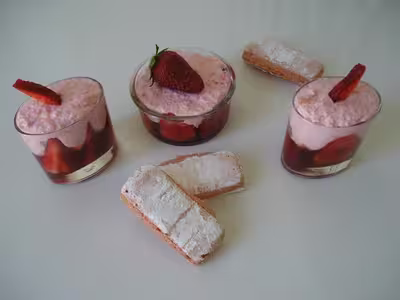Verrines toutes roses et légères