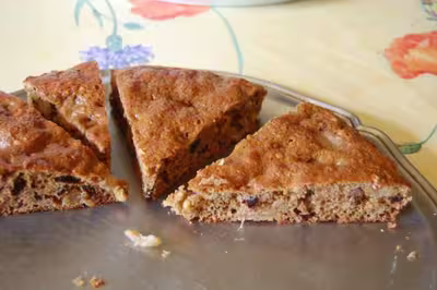 Gâteau aux fruits secs et aux poires