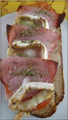 Tartine au bacon et au chèvre par hitomi