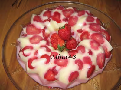 Couronne de pudding fraise, vanille par Mina43