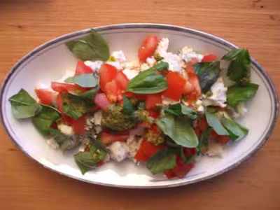 Salade de tofu au basilic et gorgonzola