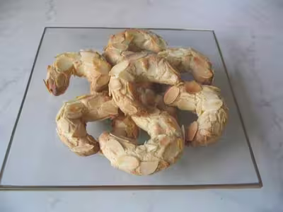 Petits croissants Grecs aux amandes