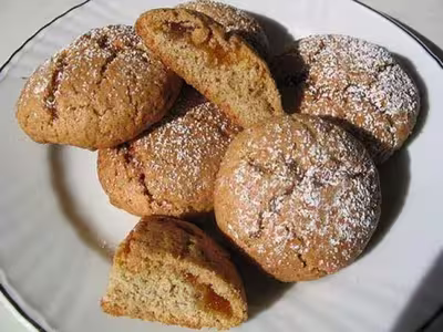 Petits gateaux fourrés à la confiture