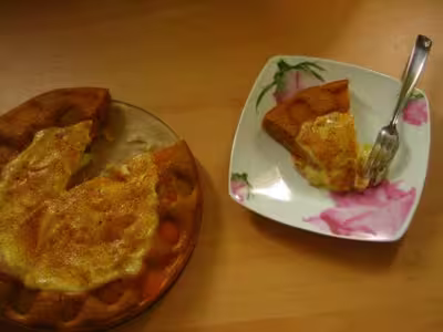 Tarte à la pêche et au fromage à la crème.
