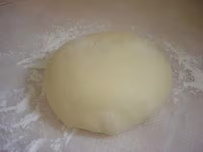 Pain brioché à la crème pâtissière ou crème de pruneaux