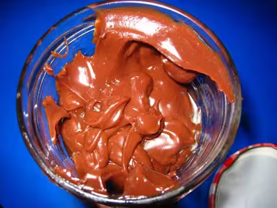 Pâte à tartiner pralinoise au chocolat et aux noix