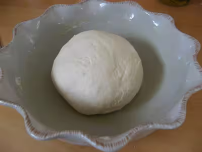 Pâte à pizza rapide aux ingrédients classiques