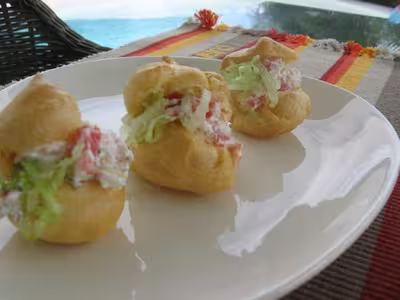 Petits choux à la ricotta et surimi