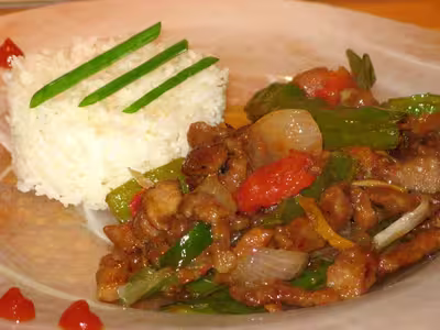 Porc sauté au gingembre et légumes