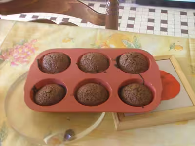 Petits mi-cuits au chocolat coeur coulant par delphine.jt