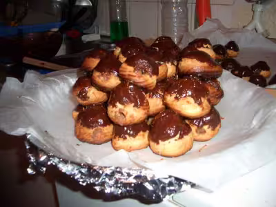 Pièce montée de choux au chocolat par Gabycroft