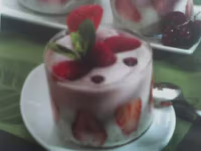 Recette Thermomix: Verrines de fraises à la menthe par LA MADELAINE