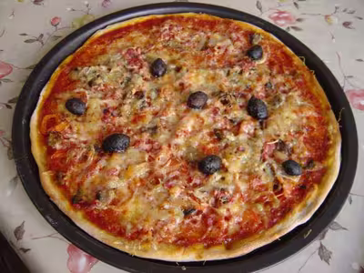 Pizza pâte au levain et garnitures