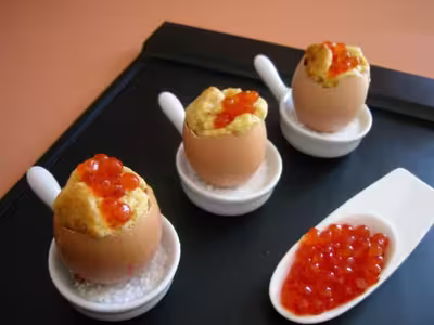 Oeufs aux oeufs de saumon façon oeufs coques