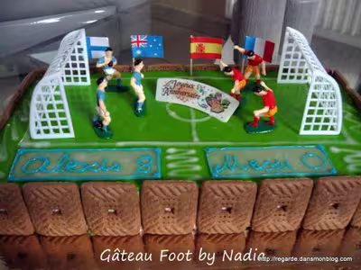 Gâteau foot spéculoos aux fruits et chocolat