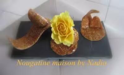 Nougatine aux amandes caramélisées