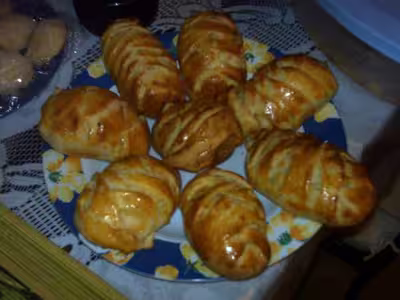 Pain tressés et fourrés à la viande