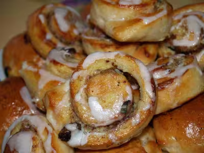 Escargots à la crème pâtissière et raisins par nadiash