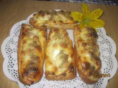 Baguettes garnies,p de terre,jambon,fromage