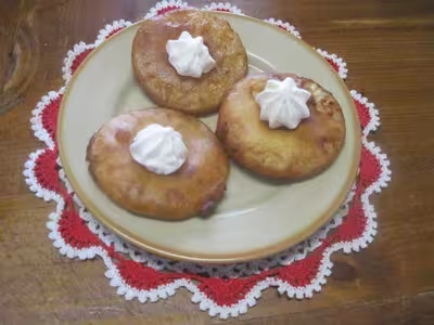 Beignets d'ananas au rhum et sucre glace