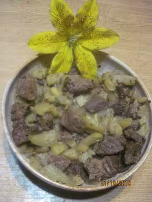 Boeuf aux légumes, chouchou et betterave jaune