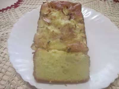 Cake aux dés de pommes et petit suisse