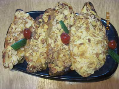 Chaussons de compote de pomme aux amandes effilées