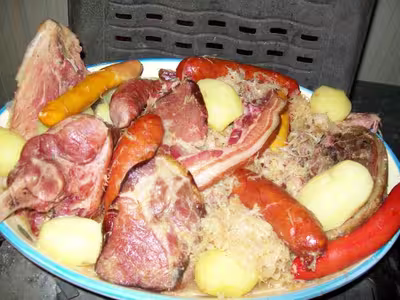 Choucroute Alsacienne aux Saucisses et Jambon