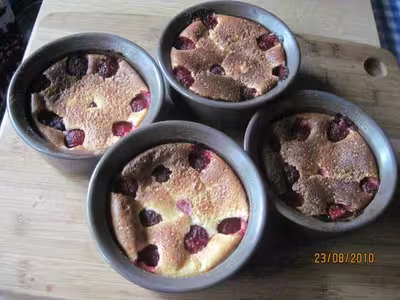 Clafoutis aux framboises fraiches,