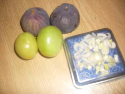 Confiture de figues,tomates,poireau