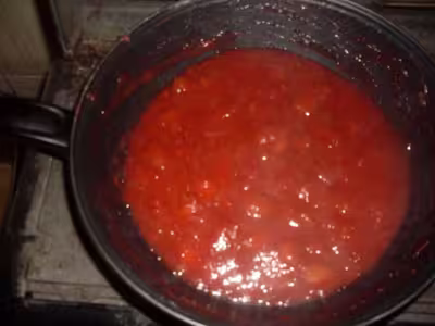 Confiture de rhubarbe rouge cuite sur feu de bois par Tatie21