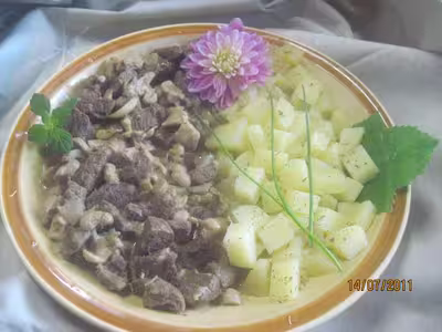 Boeuf aux champignons, sauce colombo