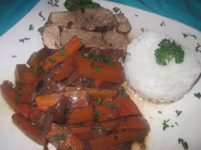Épaule de porc avec os aux carottes