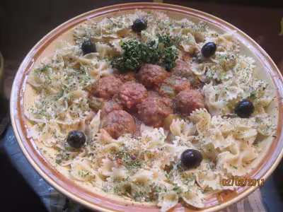 Farfalles aux boulettes de viande