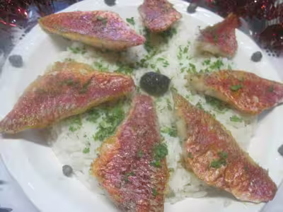 Filets de rougets sur un lit de riz