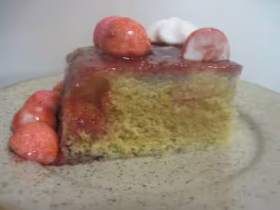 Gâteau aux bonbons fraises au micro-ondes