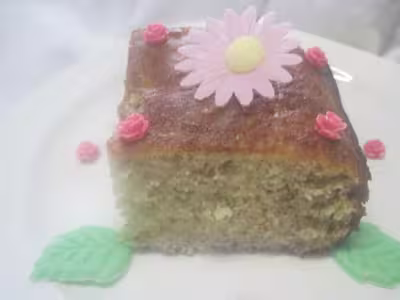 Gâteau aux bananes caramélisées au beurre et à la vanille