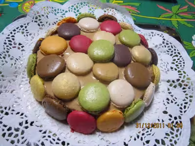 Gâteau aux macarons chocolaté, crème au beurre