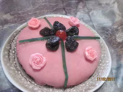 Gâteau aux pruneaux et pâte d'amande