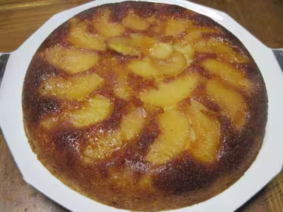Gâteau renversé aux pommes caramélisées