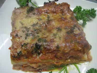 Gratin de cannellonis à la viande et sauce tomates